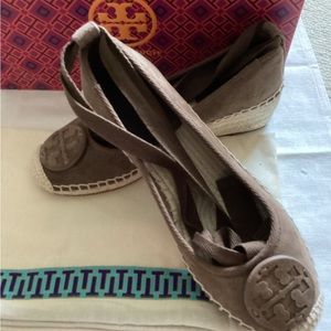 🌼 TORY BURCH
Minnie Ballet Espadrille 82572 River Rock 037